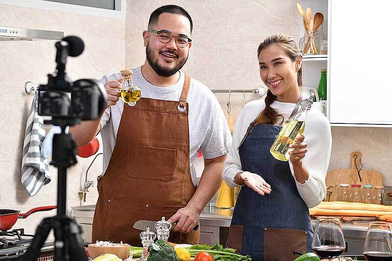 Servicio Redes Sociales: pareja de influencers y la calidad de video producción para sus redes sociales