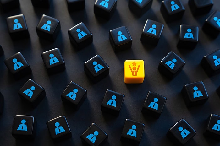 A standout icon represents Link Socially’s finding: paid and organic overlap can mask true SEO performance and reduce organic clicks.